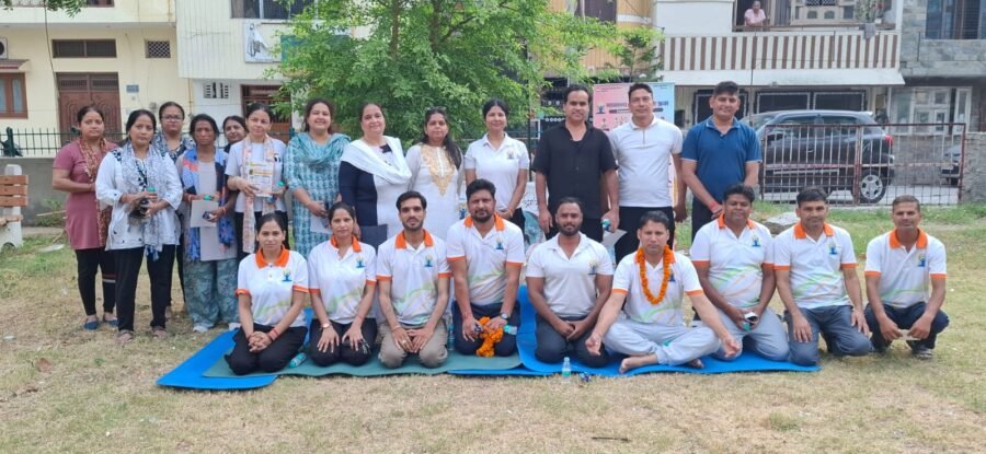 विश्व पर्यावरण दिवस पर योग पार्क स्थापना, योग सत्र एवं वृक्षारोपण कार्यक्रम संपन्न