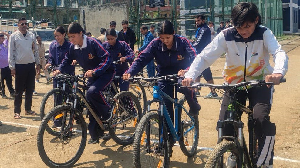 विश्व साइकिल दिवस पर गोपेश्वर में निकली साइकिल रैली