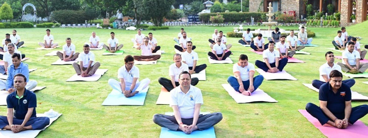 योग को दैनिक जीवन का हिस्सा बनाएं – मुख्यमंत्री धामी
