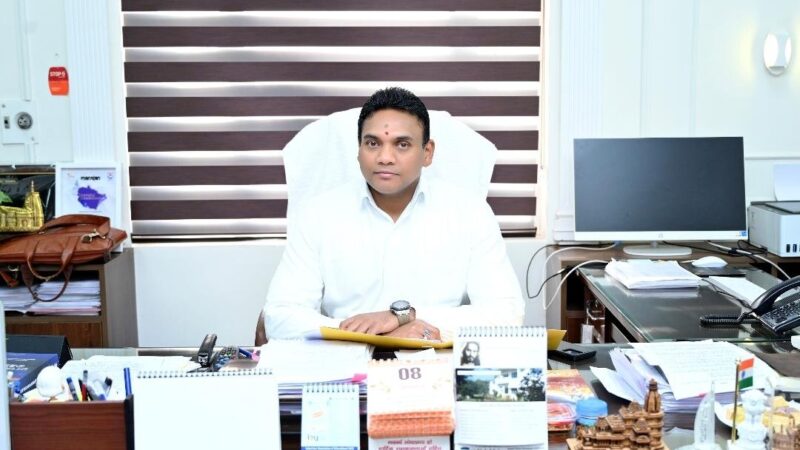 मुख्यमंत्री धामी की घोषणा को मिली रफ्तार, बागेश्वर में बनेगा आधुनिक राज्य अतिथि गृह, सचिव डॉ. आर राजेश कुमार ने दिए समयबद्ध निर्माण के निर्देश, 45 नाली भूमि पर विकसित होगी परियोजना