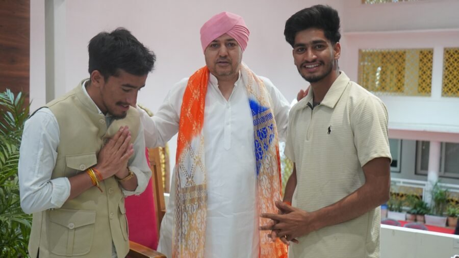 युवा हैकाथॉन उत्तराखण्ड-2026 में श्री गुरु राम राय पी.जी. कॉलेज को प्रथम स्थान, श्रीमहंत देवेन्द्र दास जी महाराज ने दी बधाई
