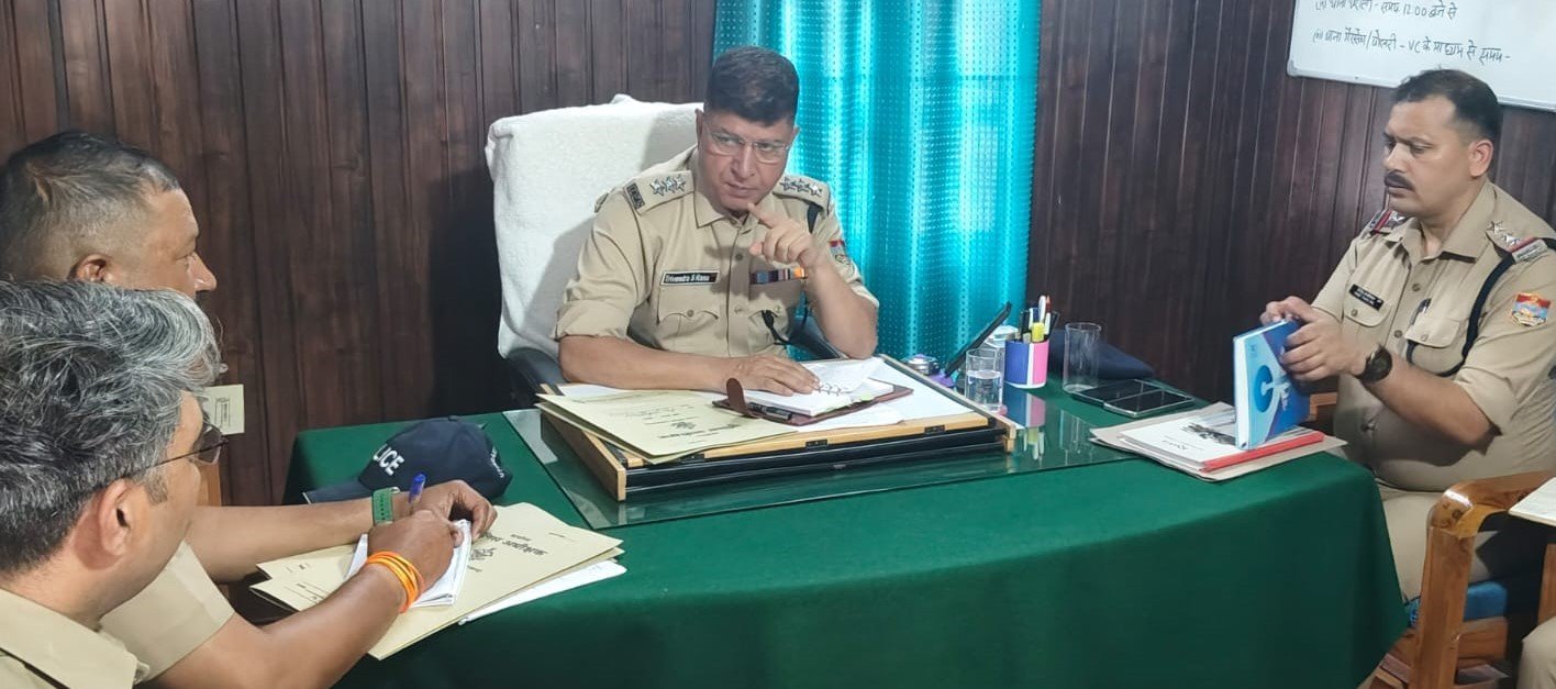सीओ त्रिवेन्द्र सिंह राणा ने विवेचकों की ली क्लास, दिए सख्त निर्देश