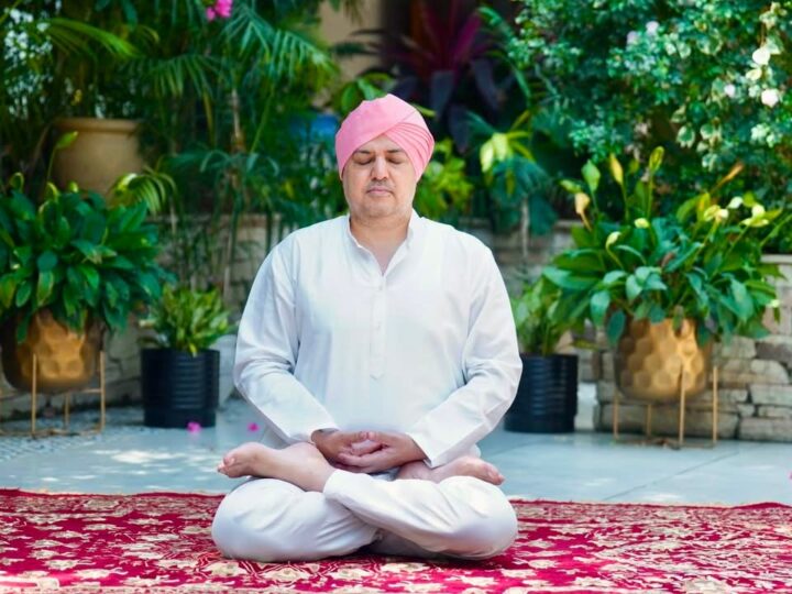 श्रीमहंत देवेन्द्र दास जी महाराज ने अन्तर्राष्ट्रीय योग दिवस पर देशवासियों को दी बधाई, कहा – योग अपनाएं, स्वस्थ और संतुलित जीवन पाएं