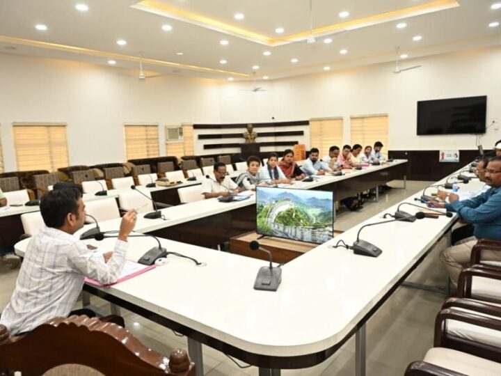 पीएम स्वनिधि योजना के अंतर्गत अधिक से अधिक पात्र व्यक्तियों उपलब्ध कराया जाए ऋण – एडीएम वैभव गुप्ता