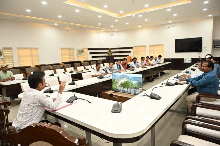 पीएम स्वनिधि योजना के अंतर्गत अधिक से अधिक पात्र व्यक्तियों उपलब्ध कराया जाए ऋण – एडीएम वैभव गुप्ता