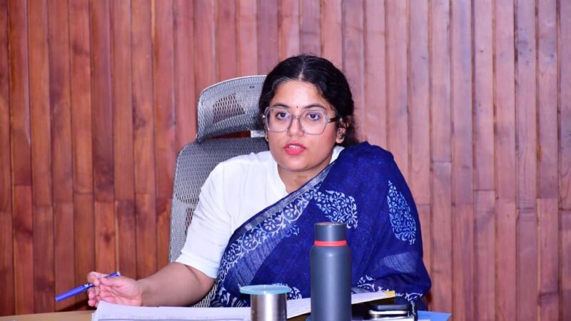 एसआईआर में जिले ने हासिल किया प्रदेश में तीसरा स्थान, डीएम अपूर्वा पाण्डे ने दी बधाई, बागेश्वर में 99.79 प्रतिशत गणना प्रपत्रों का वितरण और 80.24 प्रतिशत डिजिटाइजेशन पूर्ण, एएसडी प्रकरणों के सत्यापन के दिए निर्देश
