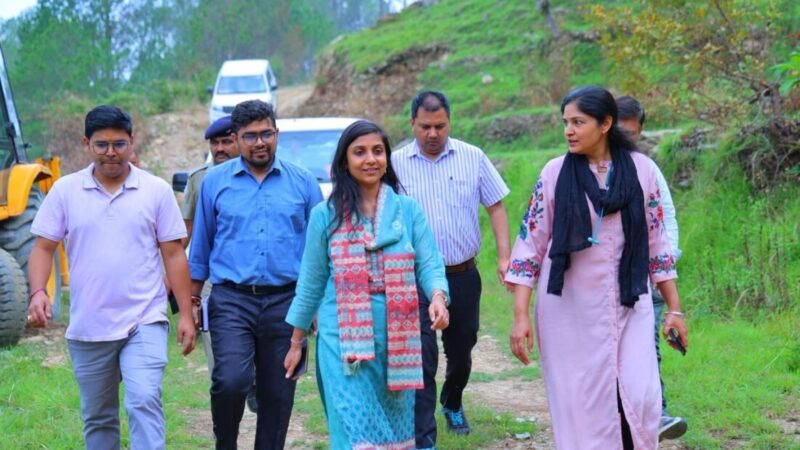 डीएम स्वाति एस. भदौरिया ने दूरस्थ क्षेत्रों का किया स्थलीय निरीक्षण, शंकरपुर में लगाई चौपाल, राष्ट्रीय राजमार्ग कार्यालय और अदालीखाल पंपिंग योजना की व्यवस्थाओं का लिया जायजा, जन समस्याओं के समाधान के दिए निर्देश