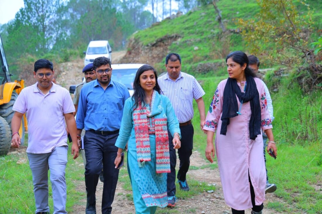 डीएम स्वाति एस. भदौरिया ने दूरस्थ क्षेत्रों का किया स्थलीय निरीक्षण, शंकरपुर में लगाई चौपाल, राष्ट्रीय राजमार्ग कार्यालय और अदालीखाल पंपिंग योजना की व्यवस्थाओं का लिया जायजा, जन समस्याओं के समाधान के दिए निर्देश