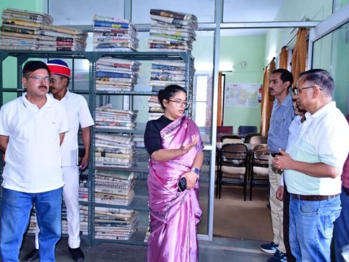 निर्माणाधीन चिल्ड्रेन पार्क और जिला पुस्तकालय का डीएम अपूर्वा पाण्डे ने किया निरीक्षण, कहा – गुणवत्ता से नहीं होगा समझौता, तय समय में पूरे हों कार्य