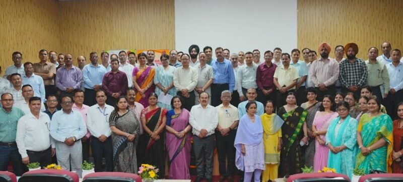 एसजीआरआर स्कूलों को “सेंटर ऑफ एक्सीलेंस” बनाने पर मंथन, 100 से अधिक प्रधानाचार्यों ने किया प्रतिभाग