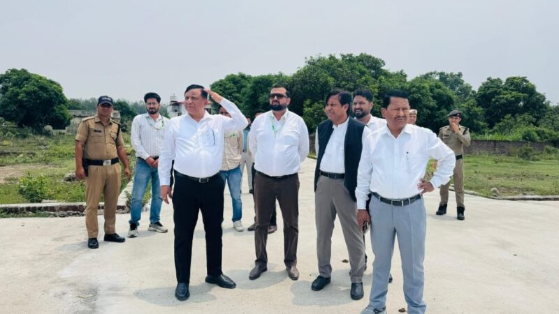 अवैध निर्माणकर्ताओं पर शिकंजा कसने मैदान में उतरे एमडीडीए उपाध्यक्ष बंशीधर तिवारी, पछवादून क्षेत्र का किया स्थलीय निरीक्षण, नियम विरुद्ध निर्माणों पर सख्त कार्रवाई के दिए निर्देश