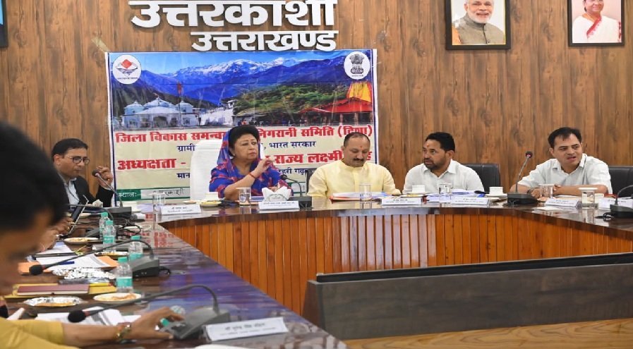 उत्तरकाशी : दिशा बैठक में गैरहाजिर अफसरों पर सांसद का एक्शन, स्पष्टीकरण और तबादले के निर्देश