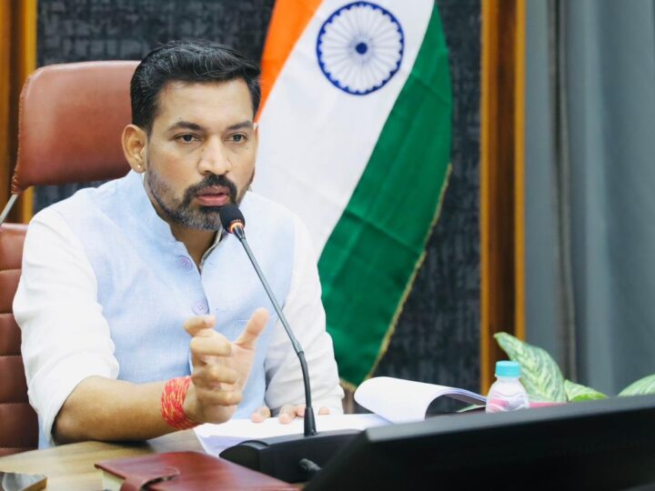 SIR को पारदर्शी और त्रुटिरहित बनाने के लिए 07 जून तक नियुक्त करें बीएलए-2 – डीएम डॉ. आशीष चौहान