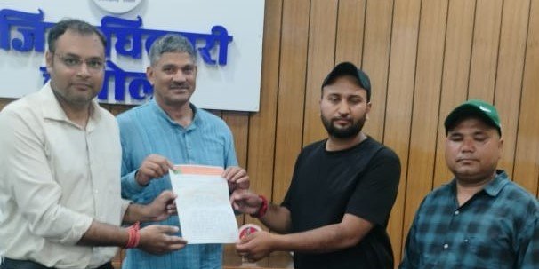 आपदा प्रभावित परिवारों के विस्थापन को प्रशासन से गुहार