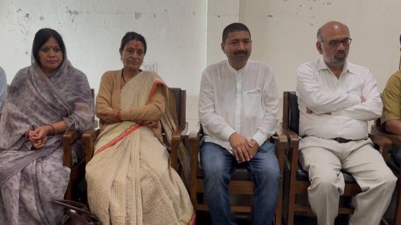 विकास प्राधिकरण के विरोध में एकजुट हुए नगरवासी