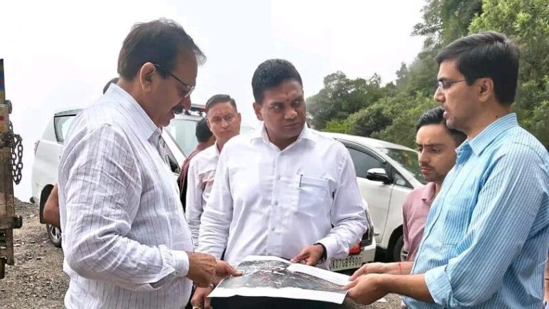 मसूरी मेट्रो रोपवे परियोजना को मिली रफ्तार, प्रस्तावित टर्मिनल स्टेशनों का स्थलीय निरीक्षण