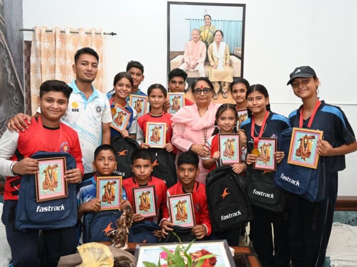 तीरंदाजी में उत्कृष्ट प्रदर्शन करने वाले खिलाड़ियों को विधानसभा अध्यक्ष ने किया सम्मानित