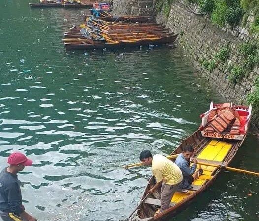 सोशल मीडिया शिकायत पर प्रशासन एक्शन में, बृहद सफाई अभियान से चमकी नैनीझील