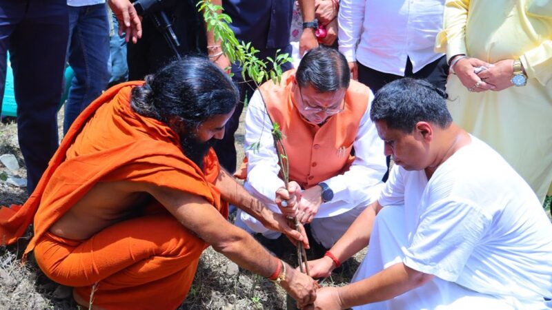 पौड़ी गढ़वाल: हरेला पर्व पर मालाग्राम पहुंचे सीएम धामी, सघन पौधरोपण कर दिया हरित संरक्षण का संदेश