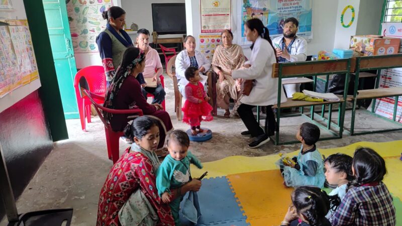 पौड़ी गढ़वाल : आंगनबाड़ी केंद्र सपलोड़ी में बच्चों की स्वास्थ्य जांच की, स्वच्छता एवं संतुलित आहार के प्रति किया जागरुक