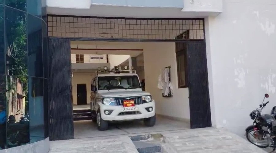 उत्तराखंड : सितारगंज तहसील में विजिलेंस ट्रैप के बाद पूरी रात बवाल, राजस्व कर्मियों का अनिश्चितकालीन कार्य बहिष्कार