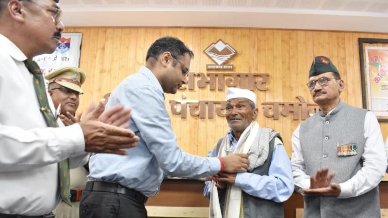 कारगिल विजय दिवस पर चमोली ने अमर शहीदों को किया नमन