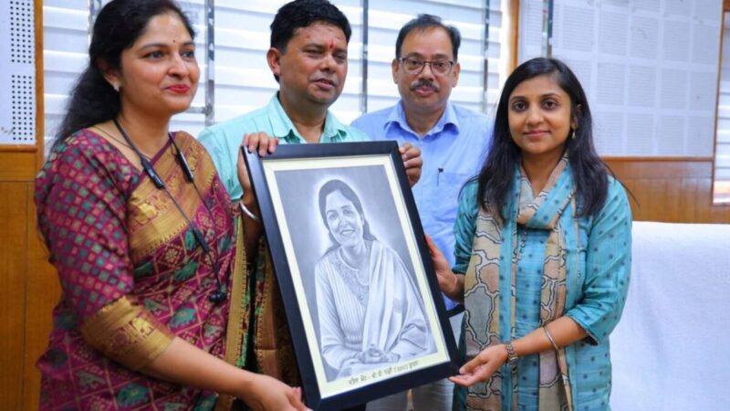 सादगी, अनुशासन और कार्यकुशलता की मिसाल डीडीओ मनविंदर कौर का हुआ रुद्रप्रयाग स्थानान्तरण, विकास भवन में अधिकारियों-कर्मचारियों ने दी भावभीनी विदाई