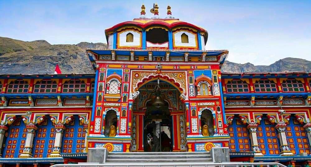 एक शिकायत, चार सदस्यीय जांच, और फिर निलंबन, बदरीनाथ चढ़ावा प्रकरण में क्या है पूरा मामला