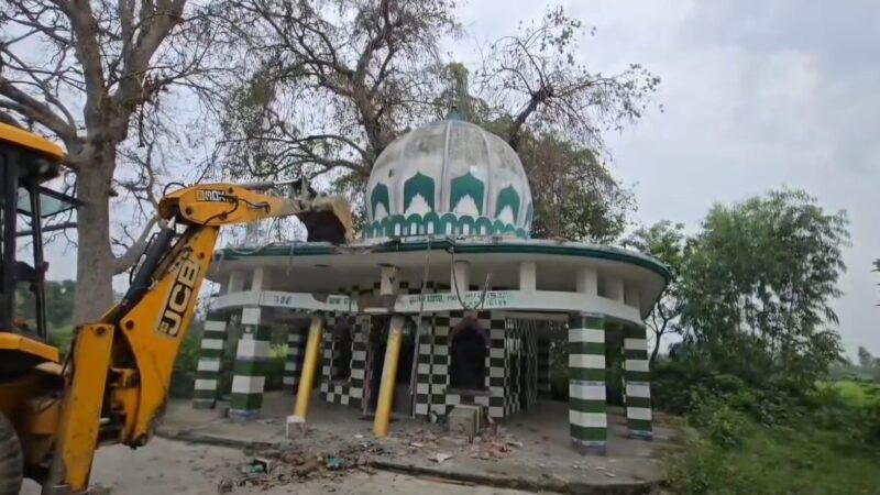 उत्तराखंड : देवभूमि में अवैध मजारों पर धामी सरकार का बुलडोजर एक्शन जारी, अब यहां हुई कार्रवाई 