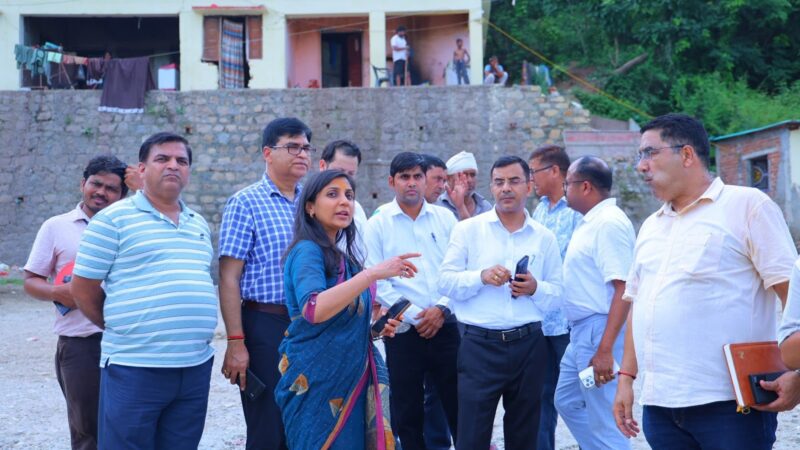 डीएम स्वाति एस. भदौरिया ने कांवड़ क्षेत्र का किया व्यापक निरीक्षण, सभी व्यवस्थाएं समय पर पूरी करने के निर्देश