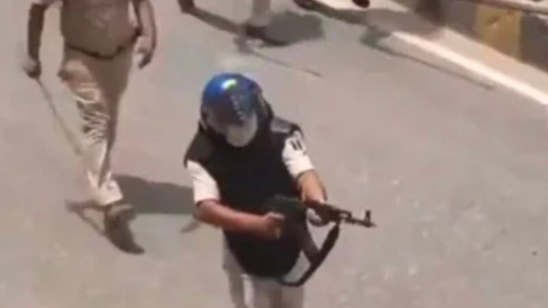 बिहार बंद हिंसा : सिवान में AK-47 से फायरिंग करने वाला सिपाही निलंबित, विभागीय जांच के आदेश