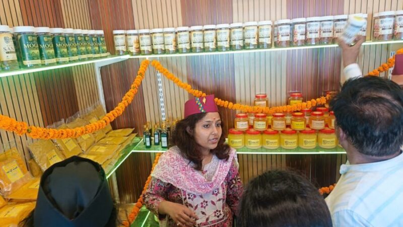 हरिद्वार में खुला उत्तराखंड का पहला “हिलांस” रिटेल आउटलेट, महिला समूहों के उत्पादों को मिलेगा स्थायी बाजार