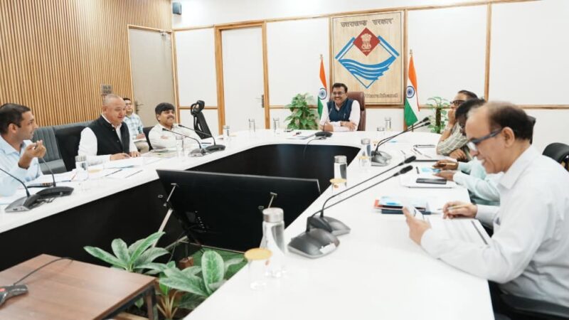 मुख्य सचिव आनंद बर्द्धन की अध्यक्षता में टिहरी लेक ग्लोबल डेस्टिनेशन को लेकर हुई हाई पॉवर कमेटी की बैठक आयोजित