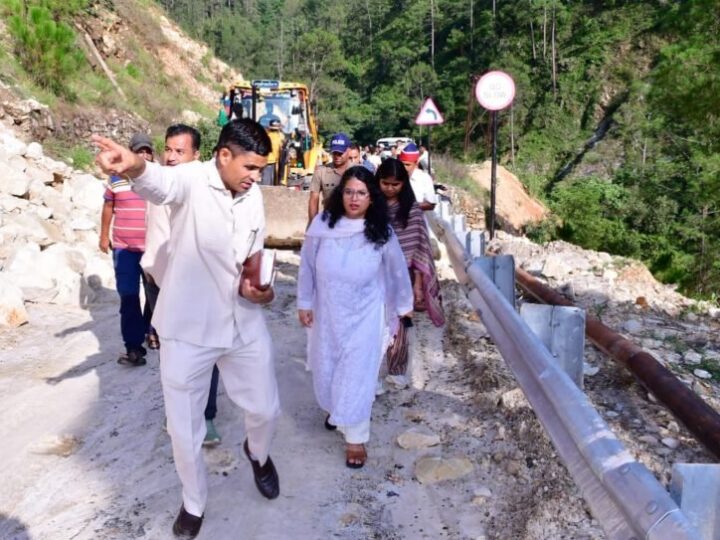 डीएम अपूर्वा पाण्डे ने क्षतिग्रस्त जखेड़ा पेयजल योजना का किया निरीक्षण, शनिवार से नियमित जलापूर्ति बहाल करने के दिए सख्त निर्देश