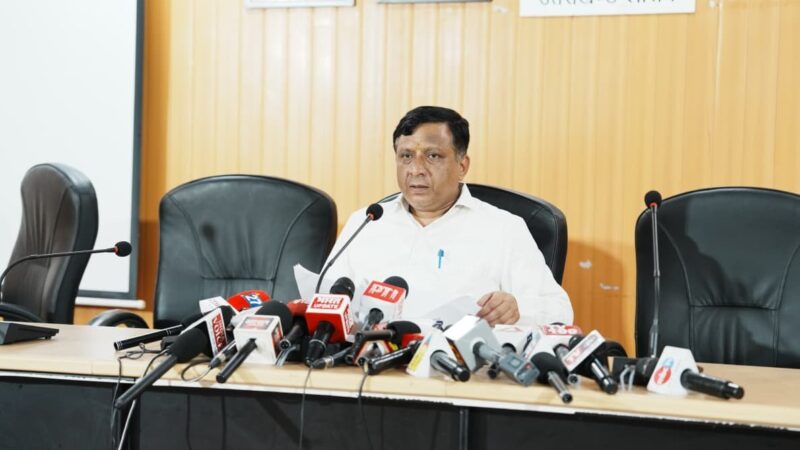 मुख्यमंत्री पुष्कर धामी की अध्यक्षता में कैबिनेट की महत्वपूर्ण बैठक सम्पन्न; उच्च शिक्षा, पर्यटन, शिक्षा, वित्त, रोजगार, वन संरक्षण एवं प्रशासनिक सुधारों से जुड़े अनेक महत्वपूर्ण प्रस्तावों को मंजूरी