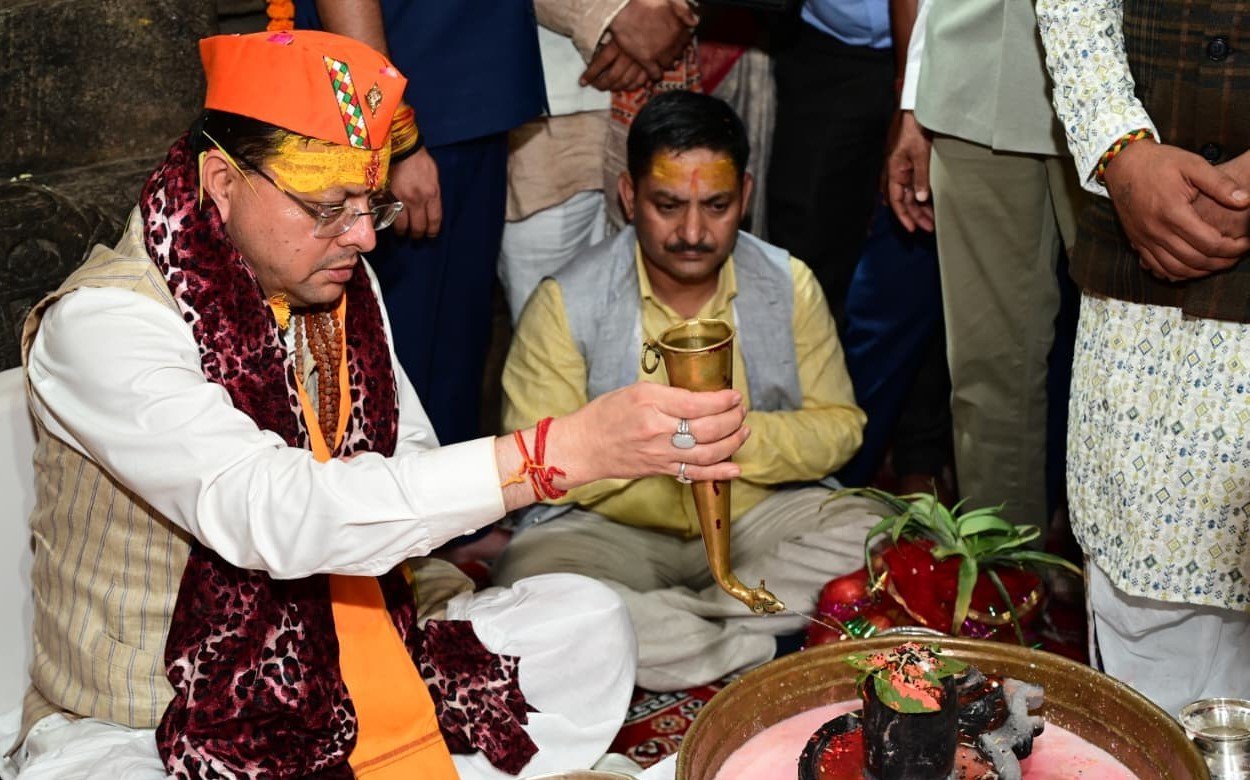 हरेला पर जागेश्वर पहुंचे सीएम, पूजा-अर्चना के साथ किया पौधरोपण