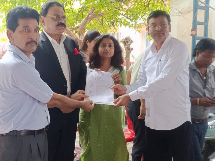 राजकीयकरण पर सरकार का भरोसा, 16 दिन बाद जल संस्थान कर्मचारियों का धरना स्थगित