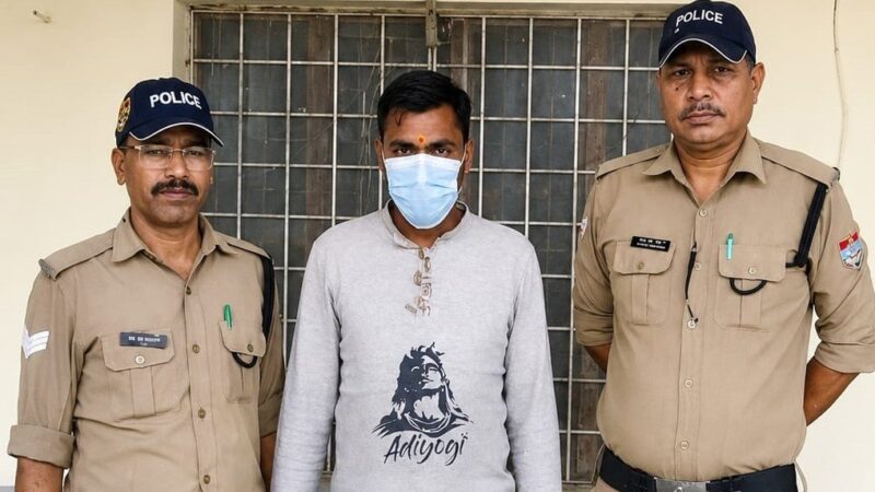 सहकारी समिति में लाखों के गबन का आरोपी श्रीनगर से दबोचा