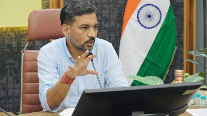 देहरादून में मतदाता सूची पुनरीक्षण तेज, 5.47 लाख मतदाताओं को नोटिस, 03 अगस्त से लगेंगे विशेष सुनवाई शिविर, 11 सितंबर तक आपत्तियों का निस्तारण