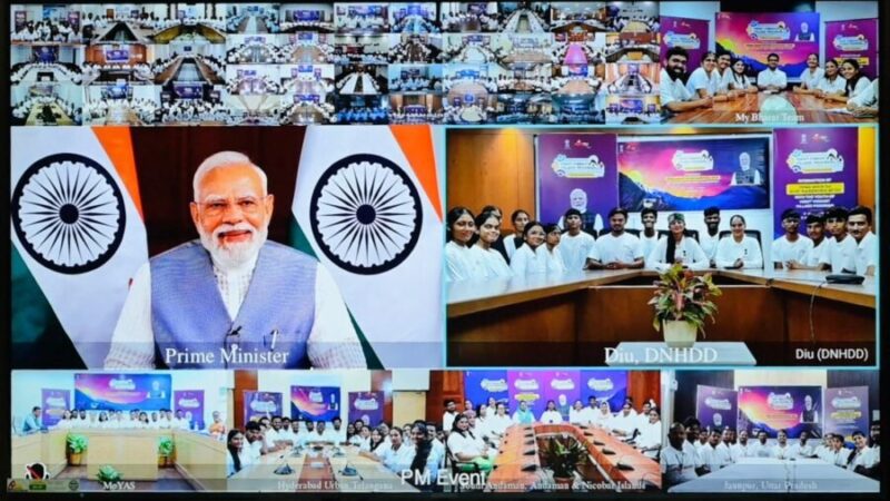 भ्रमण से भ्रम मिटते हैं, सीमांत गांव देश के प्रहरी भी हैं और पहला पड़ाव भी – प्रधानमंत्री मोदी