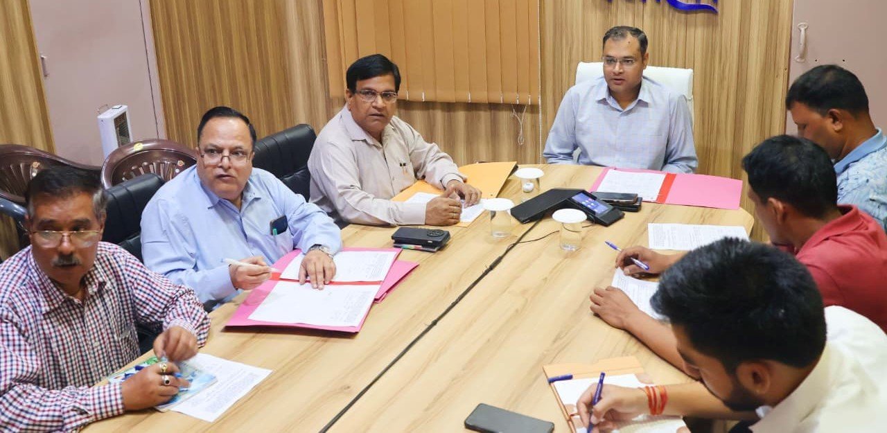 हर पात्र नागरिक का नाम मतदाता सूची में जोड़ना प्राथमिकता – डीएम
