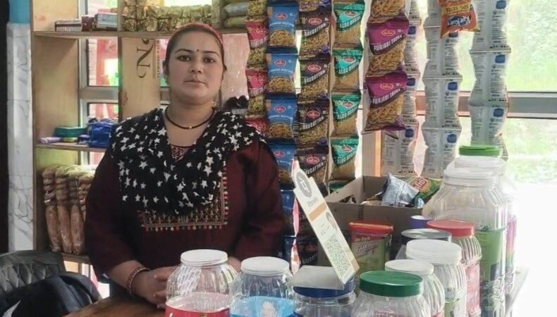 छोटे रेस्टोरेंट ने बदली जिंदगी, रश्मि देवी बनीं आत्मनिर्भरता की मिसाल