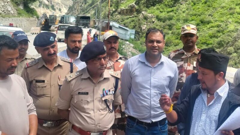 तमक गांव में आपदा की तबाही के बाद सुरक्षित विस्थापन की मांग