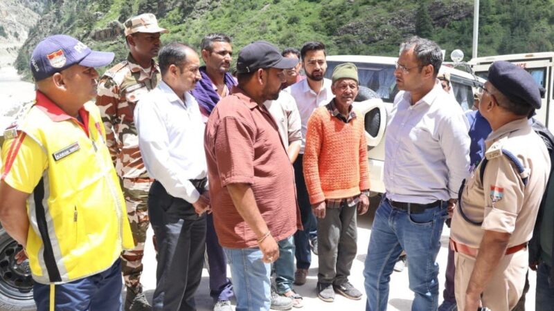 तमक नाले में डीएम का हवाई व स्थलीय निरीक्षण, विशेषज्ञ करेंगे फ्लैश फ्लड की जांच