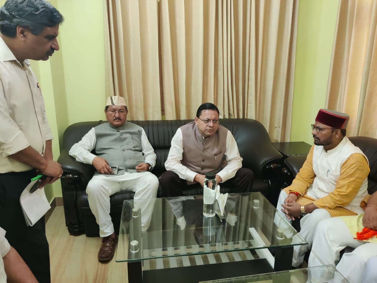 टीएचडीसी टनल हादसा : फंसे श्रमिकों को सुरक्षित निकालना सर्वोच्च प्राथमिकता, सीएम धामी ने दिए रेस्क्यू में तेजी के निर्देश
