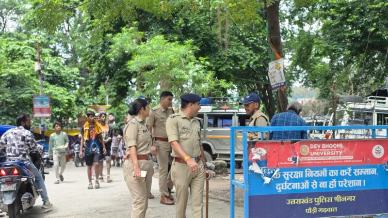 यात्रा मार्गो से अतिक्रमण हटाने के साथ रेहड़ी-ठेली एवं अस्थायी दुकान संचालकों का सत्यापन कर सुरक्षा व्यवस्था को किया जा रहा मजबूत