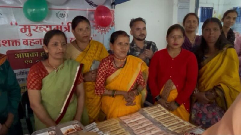 पौड़ी गढ़वाल : पीरूल और पहाड़ी सामग्री से तैयार राखियों ने बाजार में बनाई खास पहचान