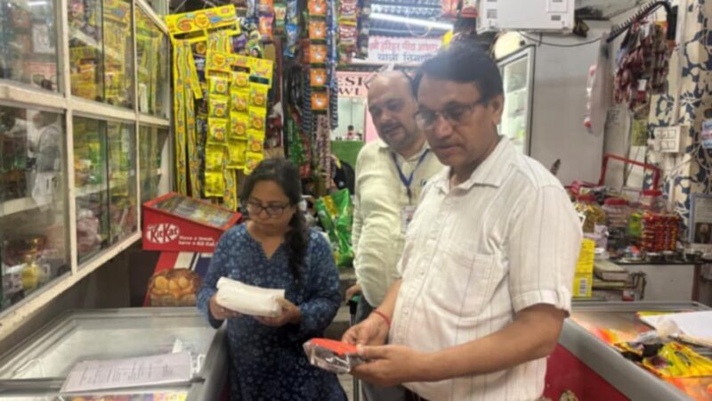 कोटद्वार-लक्ष्मणझूला में खाद्य प्रतिष्ठानों पर सघन जांच, 13 खाद्य नमूने लिए