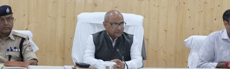 आपदा प्रभावित क्षेत्रों में राहत कार्य तेज करें – आयुक्त