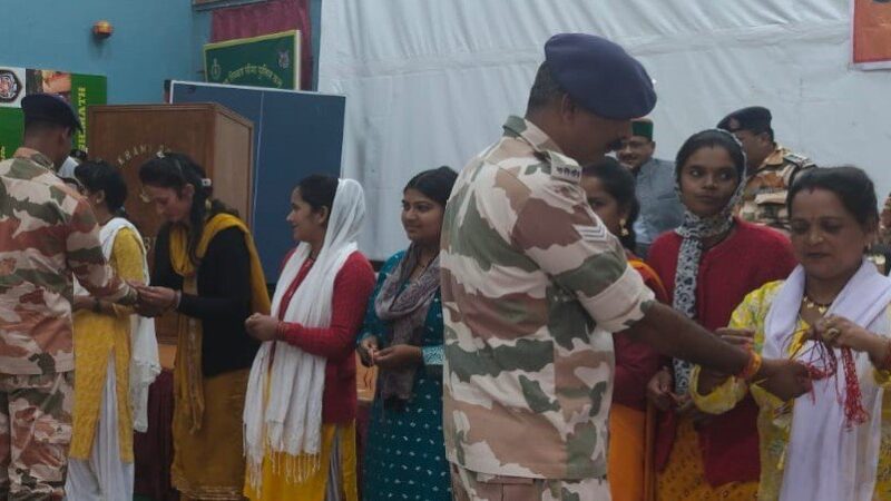 रक्षाबंधन पर हिमवीरों को बांधा रक्षा सूत्र, राष्ट्र रक्षा का लिया संकल्प